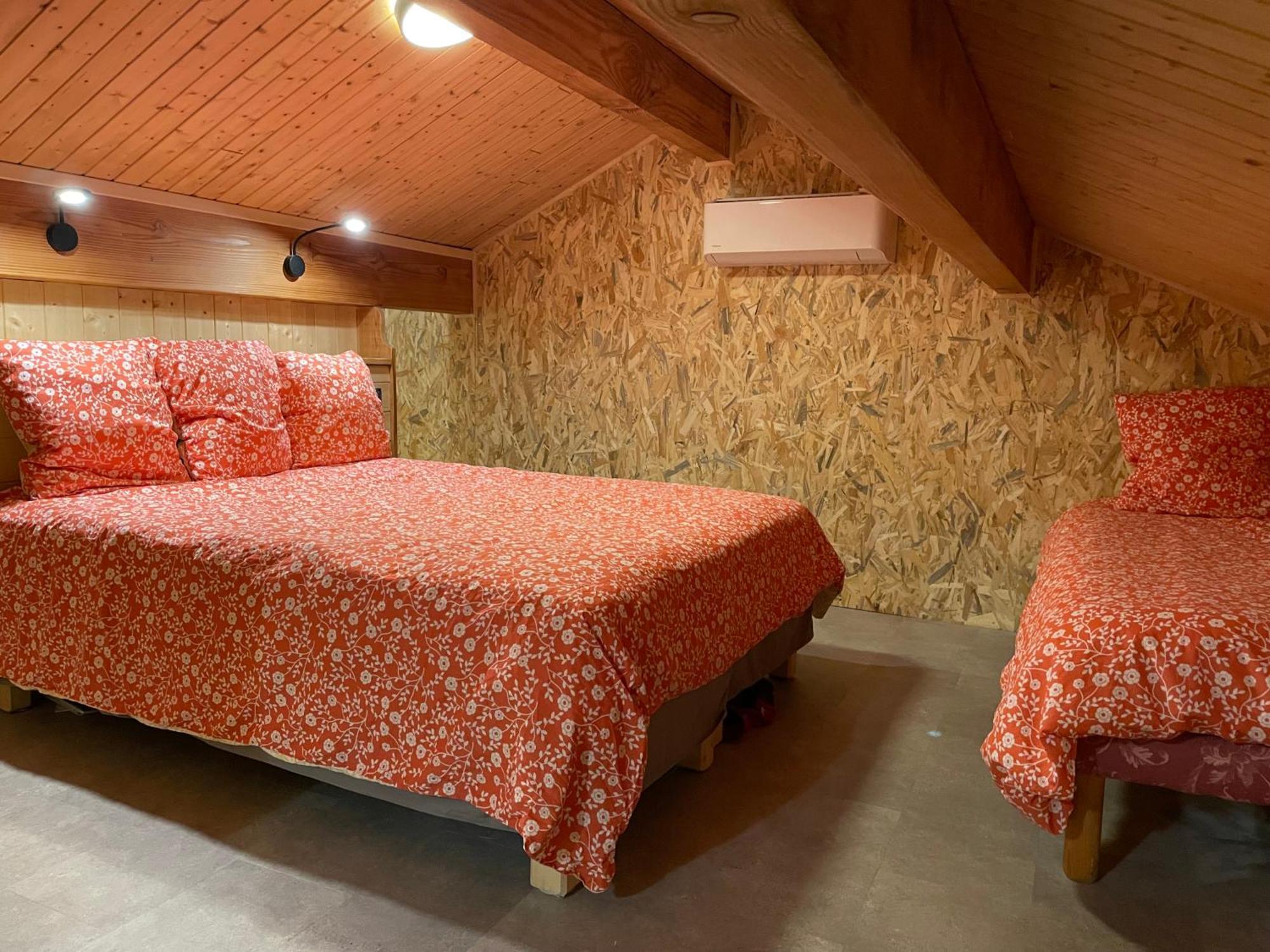 La Ferme De Montard Bed & Breakfast Montmorot Exterior photo